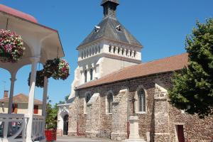 L’Église Saint-Pierre de Parentis