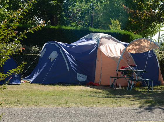 Tentes au camping le Pipiou