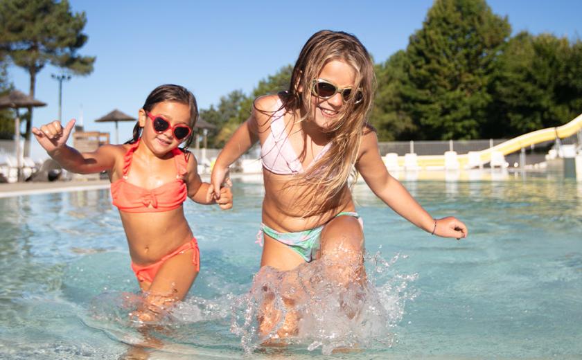 Piscine du camping Le Pipiou